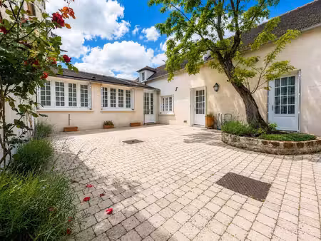 maison de charme au coeur de chantilly exclusivité - secteur prisé