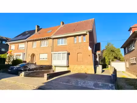 maison directement habitable dans une rue calme & jardin so!