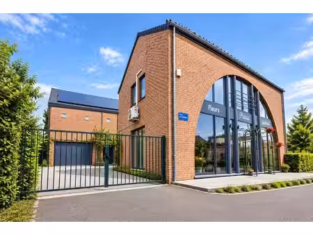 propriété mixte d'exception : 450 m2 lumineux -crisnée
