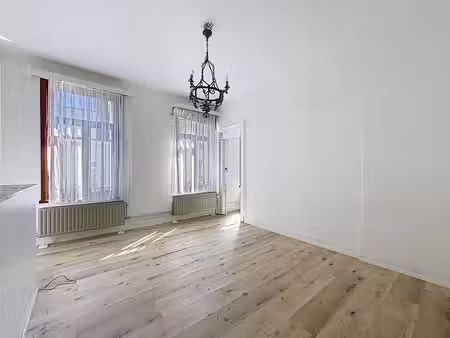 lumineux duplex de 2 chambres + grenier