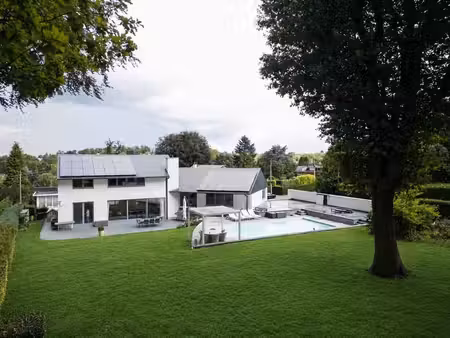 villa d'exception dans les parcs d'embourg.
