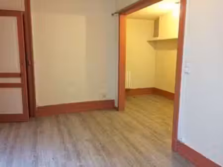 location appartement 2 pièces à besançon (25000) : à louer 2 pièces / 53m² besançon