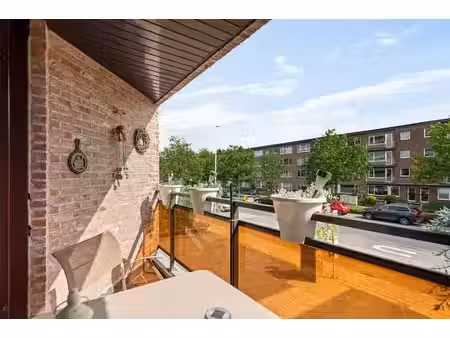 zeer ruim app. met 2 slpk. en garagebox in schoten