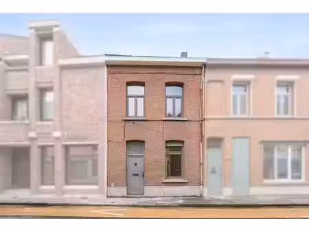 maison avec cour au centre de hamme