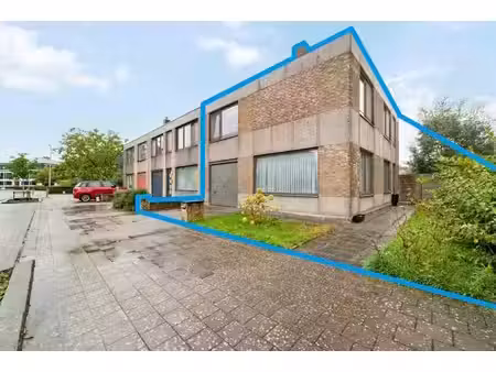 maison jumelée de 3 à 4 chambres avec garage et jardin atte
