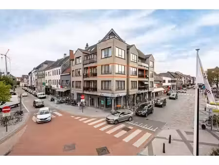 instapklaar appartement met prachtig zicht op de markt va...