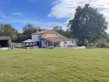 vente maison 5 pièces 127 m² à saint-prouant (85110)  313 500 €