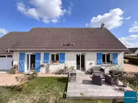 vente maison 5 pièces 141 m² à cherbourg-en-cotentin (50100)  323 950 €
