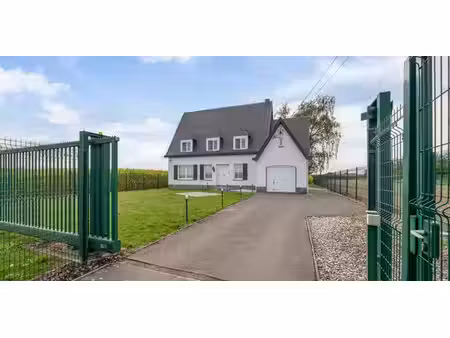 maison à louer à neerlinter pour € 975 avec 3 chambres à coucher