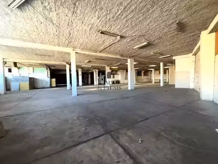 local commercial de plain-pied rue loubon secteur belle de m