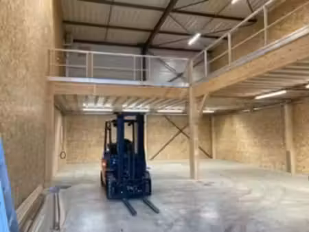 location commerce 346 m² à limas (69400)