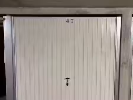 location commerce 12 m² à oullins-pierre-bénite (69310)
