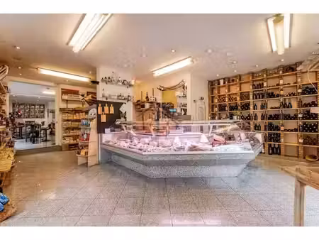 st gilles-commerce-arrière boutique-cave