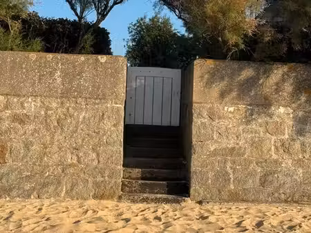 propriété de caractère  bord de mer  a vendre  pleumeur bodou