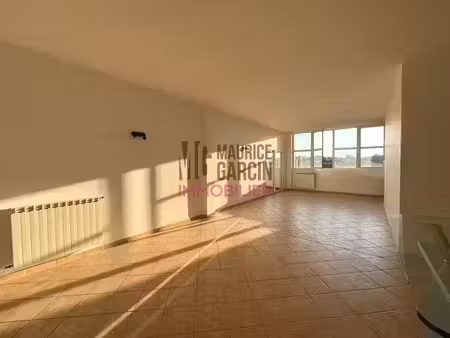 vente appartement 5 pièces 147.7 m² à carpentras (84200)  198 000 €