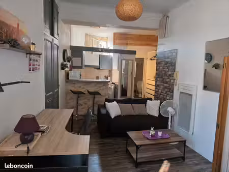 loue charmant studio 30m2 intra-muros