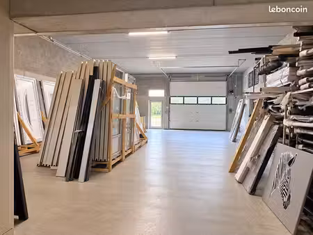 location dépôt professionnel 200 m2 avec bureau