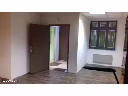 local à usages / professionnel / commercial / bureaux