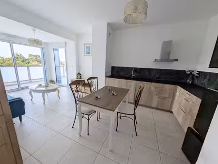 appartement t2 de 42 m² état neuf avec parking à saint gilles croix de vie.