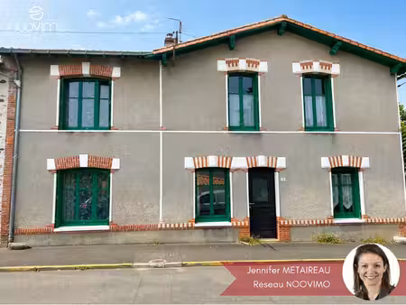 coeur de bourg  maison de caractère 4 chambres avec grandes d