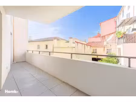 cagnes-sur-mer – centre-ville | superbe 2 pièces récent avec terrasse