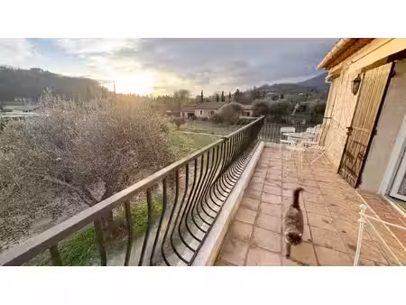 location appartement 3 pièces 65 m² à châteauneuf-grasse (06740)