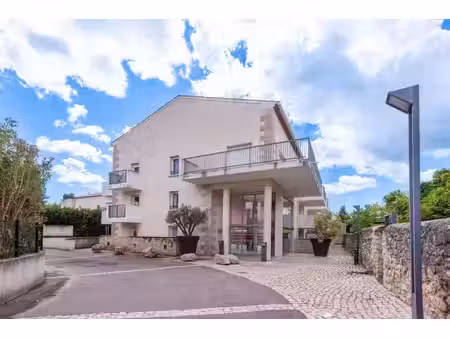 charmant t1 avec terrasse et parking à saint-rémy-de-provence – investissement locatif séc