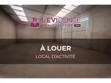a louer 2500 eurosht/mois  local de 140 m2(102m2 en rdc et 38m2 de mezzanine) plus bureaux