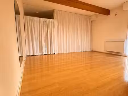 local commercial espace harbaux d'environ 89 m2