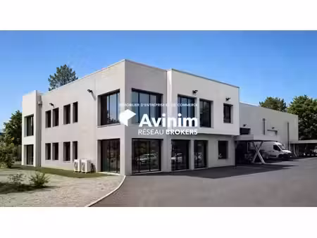 vente commerce montauroux 83440 77m²