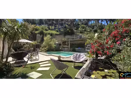 maison 5 pieces de 130m² sur parcelle de 1260m² avec piscine et garage