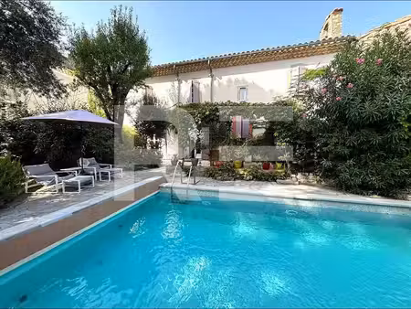 maison de charme avec piscine entre nimes et montpellier