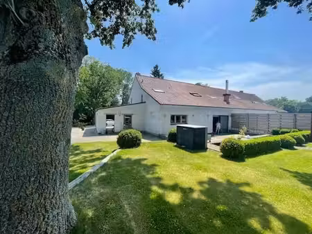 maison à rafraîchir avec deux parcelles de terre agricole