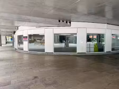 location local commercial