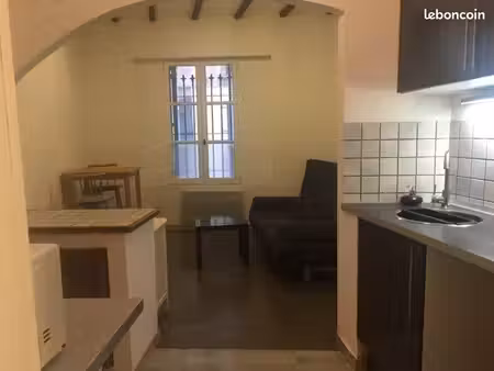 studio meublé et climatisé rez de chaussée centre vile d’apt