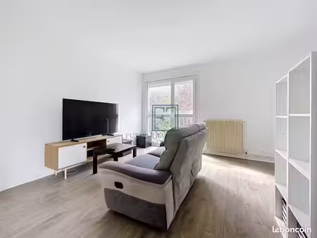 studio 1 pièce 33 m²