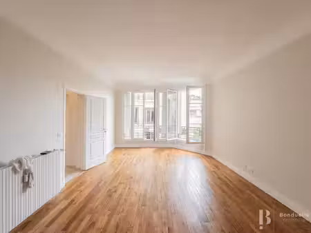 paris xvie - à louer vide - beau 3 pièces de 74m2 - 2 chambres - 5eme etage