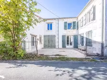 vente maison à saint-hilaire-la-palud (79210) : à vendre / 93m² saint-hilaire-la-palud