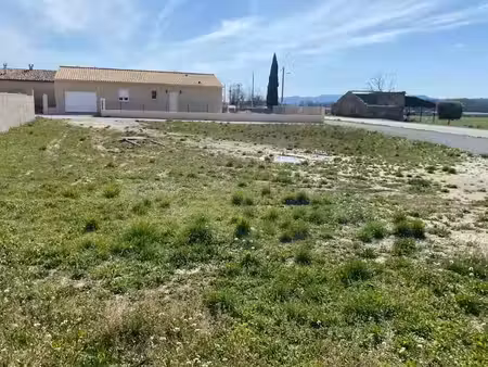 vente terrain 750 m² à les mees (04190)  81 000 €