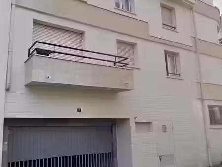 box à louer de 13m2 rue causserouge tram b victoire