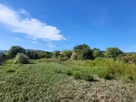 vente terrain 525 m² à hyeres (83400)  400 000 €