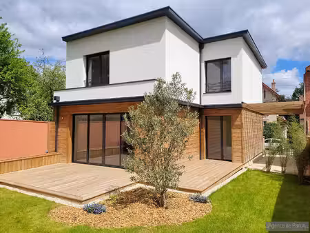maison de luxe à vendre dans le quartier hôtel de ville