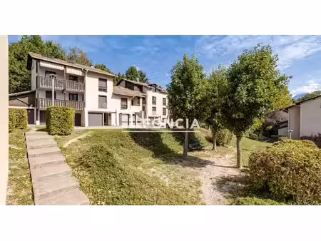 t3 avec balcon - cadre verdoyant