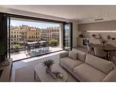 superbe 3 pièces avec balcon – secteur port / place garibaldi