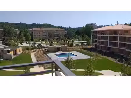 location appartement 2 pièces 42 m² à aix-en-provence (13090)  821 €