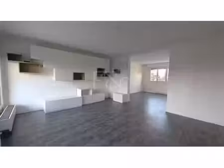 t4 de 107 m² - chemin beckensteiner à charbonnières