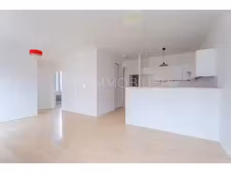 location appartement 3 pièces 59.37 m² à marseille 5ème (13005)  897 €