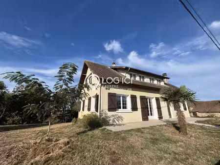 a louer  maison  5 chambres  jardin  garage