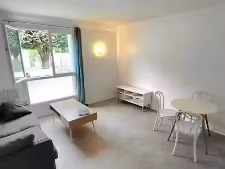 location meublée appartement 1 pièce 30 m² à rueil-malmaison (92500)  930 €