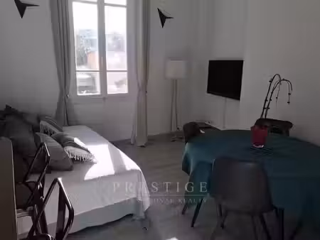 location appartement 3 pièces 52 m² à antibes (06600)  1 150 €
